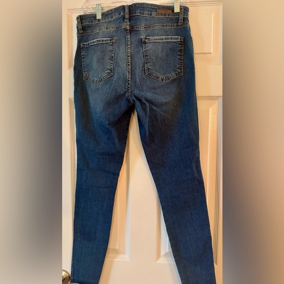 KUT from the Kloth Medium Wash Mid Rise Distressed Ankle Skinny Jeans sz 8 - Picture 4 of 6